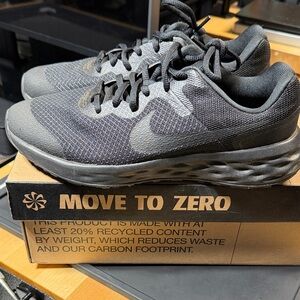 Nike Youth Revolution 6 Sneakers